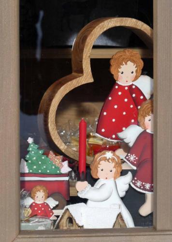 Selling decorations and last-minute gifts