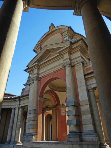 Arco del Meloncello, where the San Luca portico turns up the hill