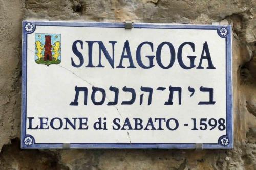 The synagogue was established in Pitigliano in 1598