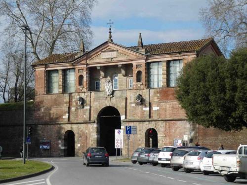 Porta San Pietro (1566), the southern entrance to the city