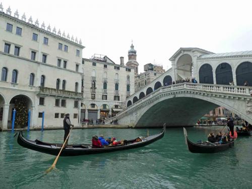 The famous Rialto Bridge