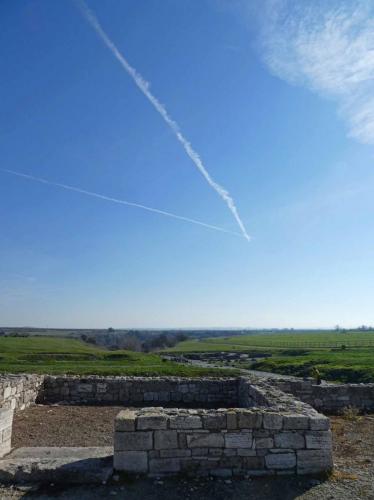 The road passes what was an extraordinarily luxurious Roman villa (what would the Romans make of today's contrails?)