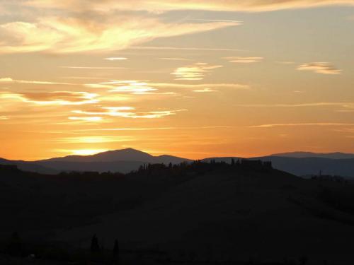 And a beautiful Tuscan sunset