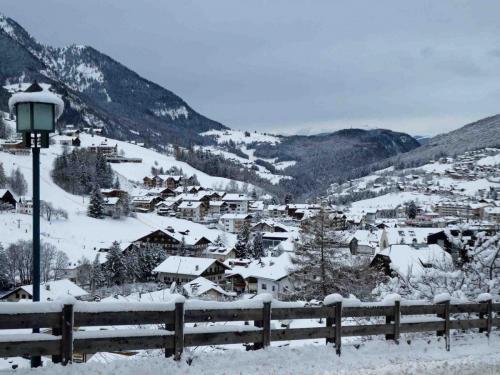 There's a great walking path between Santa Cristina and Ortisei