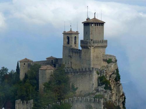 Dating from the 11th Century, the Guaita fortress is the oldest of the three towers