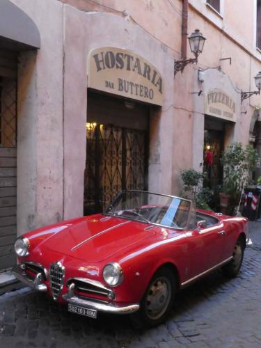 It's a lively, fun district filled with artizans shops, craft beer pubs and great restaurants