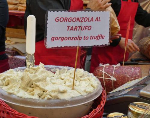 Truffled gorgonzola (delicious!)