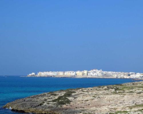 We travelled anti-clockwise around the peninsula, keeping the coast on our right