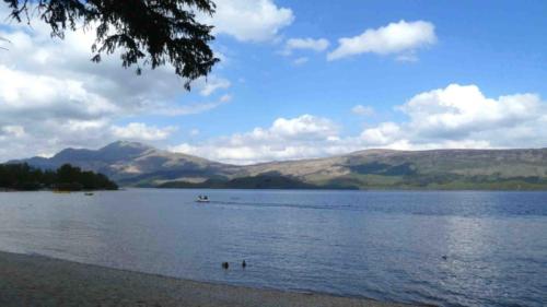 We were keen to start exploring a bit more of Scotland, though, and it wasn't long before we were on the road - the high road to Loch Lomond :)