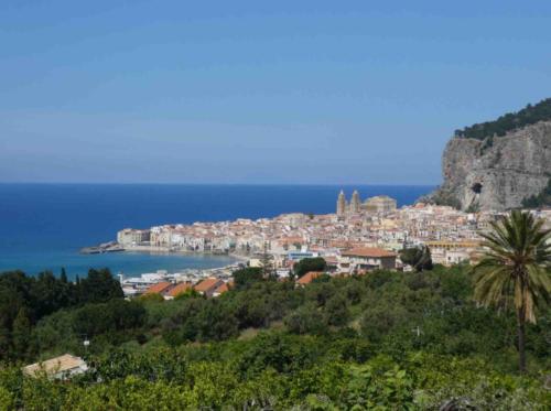 Cefalù is a pretty town squeezed onto a narrow stretch of flat land between a mountain and the sea