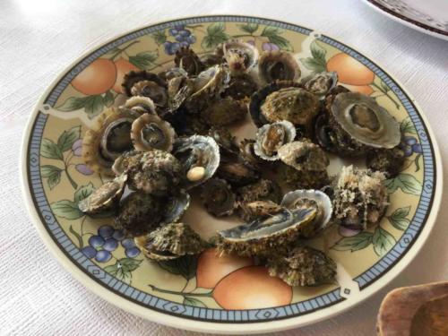 These petalides (limpets) were something new for us, but with only a big squeeze of lemon juice to enhance the flavour, they were delicious