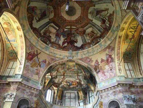 But it's Peracino's incredible trompe l'oeil work to create the impression of a dome where none actually exists that is most astonishing 