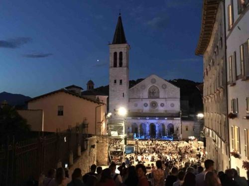 The American festival lasted only 15 years, but the Italian version hasn't missed a beat (boom tish!); Spoleto's Piazza del Duomo hosts many of the festival's major events
