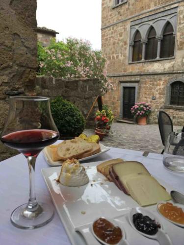 This little restaurant is owned by the Rocchi family whose history in this place dates back to the 16th century