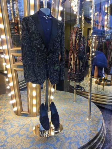 But enough history, it's time for a bit of Christmas shopping