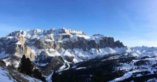 The Dolomites seem somehow less orderly - maybe slightly wilder - than the Alps ... qualities we appreciate :)