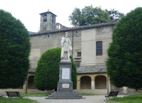 The monument to Gaudenzio Ferrari in Piazza Ferrari beside the church (both of which are in Via Gaudenzio Ferrari) :)