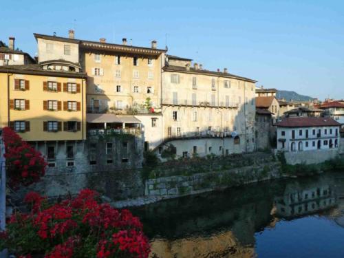 And looking back the other way; we had a great pizza dinner on that little terrace overlooking the river