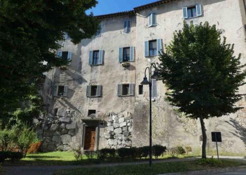 Spoleto was an important fortified settlement; it became a Roman colony in 241 BC; in this building on our street you can see limestone blocks from those original  walls 