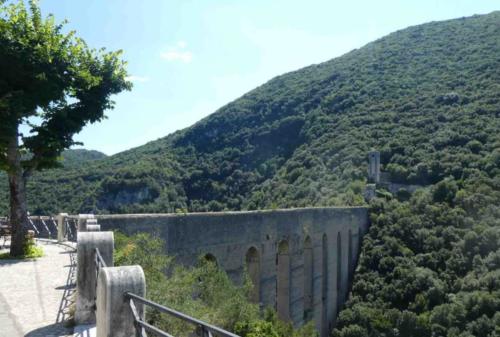 The city's most famous landmark, the Ponte delle Torri, an 80-metre high structure linking Spoleto with the slopes of Monteluco on the other side of the valley