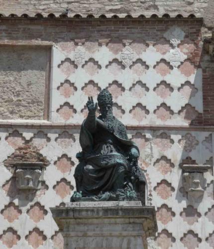 This part of the city dates back to the Etruscan and Roman eras