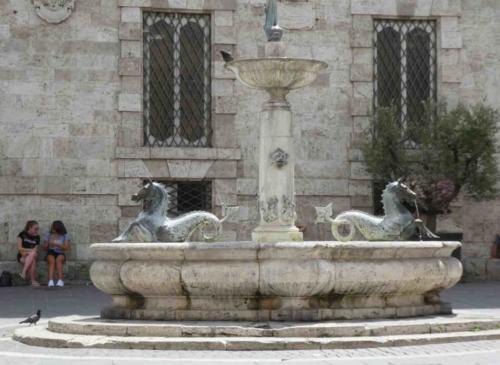 Sadly Ascoli, like many other central Italian towns, was damaged by the 2016 earthquake