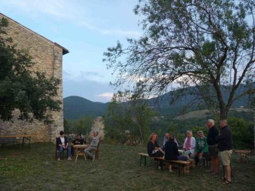 As the sun set food was offered, wine was served and then the concert began