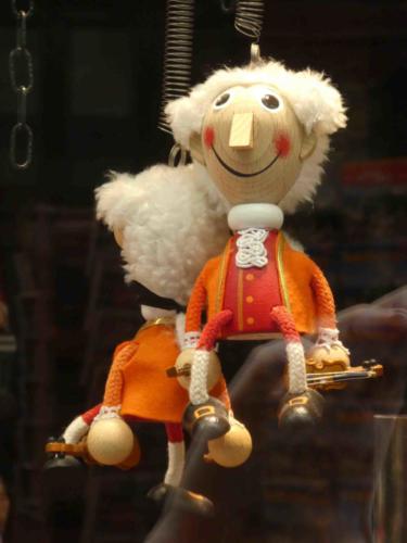 There are Mozart bouncy thingies