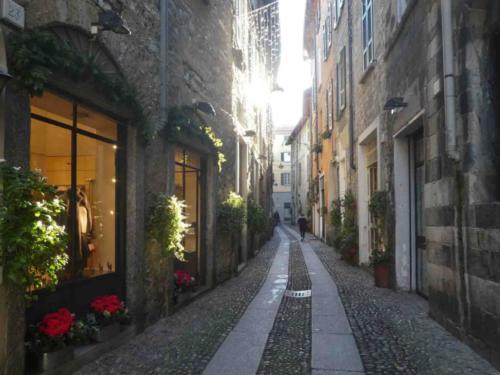 Como is located at the on the southwestern arm of the lake; the centre itself is quite small though the city proper extends across to the Swiss border