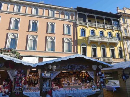 Close to the lake, Piazza Cavour (with Christmas market in full swing)