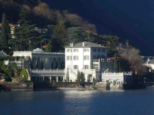 There's no shortage of huge villas on Lake Como