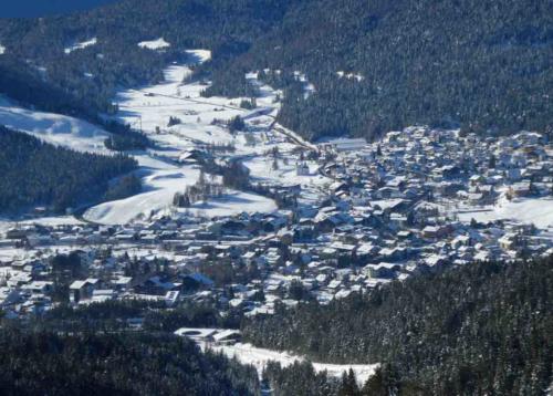 Seefeld is located on a plateau about 17kms northwest of Innsbruck 