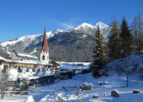 The town's permanent population is fewer than 3500 