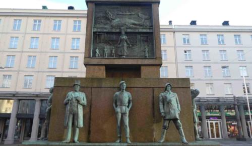 And this is the wonderful 'Sailor's Monument' in the city centre