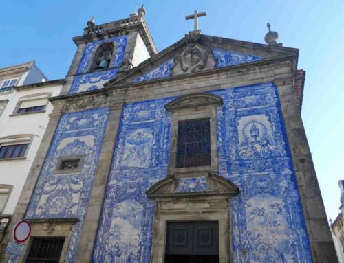 Many buildings  here are decorated with azulejo, the traditional hand-painted ceramic tiles