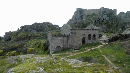 For the Templars, who built the fortress in the 12th century, it was a matter of just filling in the spaces between the boulders