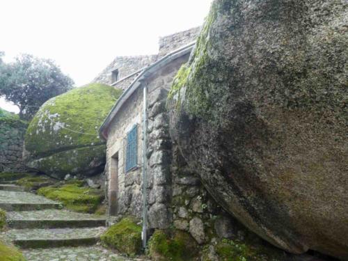 The houses in Monsanto have been built in and around the giant granite boulders