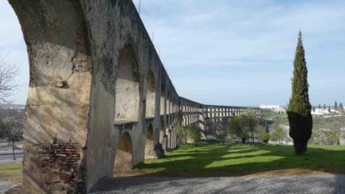 The amazing eight kilometre-long Aqueduct of Amoreira built to bring water to Elvas
