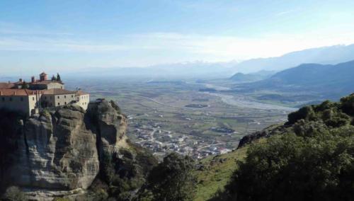 In fact baskets and ropes were used right up until the 1920s to transport supplies and materials to the monasteries