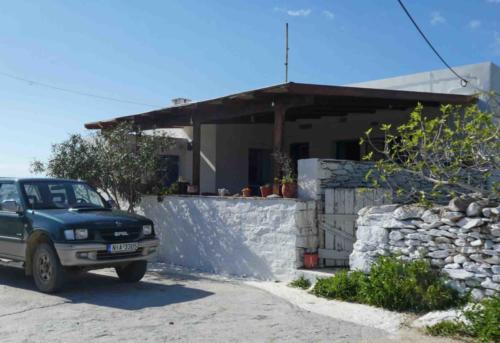 The father and son are fishermen, the mother cooks (with help from her son), and when the girls get home from school, the oldest one waits the tables while the two little girls do chores like clearing tables and mopping the floors - and everyone always has time for a laugh and a chat
