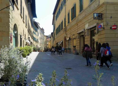 Over the border in Tuscany, Arezzo is only about 80 kms southeast of Florence, at the other end of the Casentino Valley 