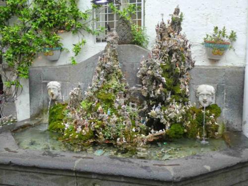 And here's our pic of the fountain!