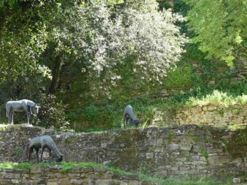 Some parts of Arezzo destroyed during the war have been replaced by parks and gardens; they're peaceful oases in the heart of the old city
