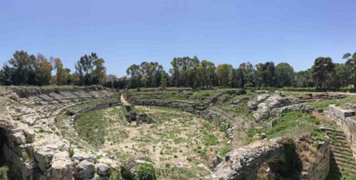 The Roman Amphitheatre in Syracuse is just a few hundred metres from the Greek Theatre, but it was about 400 years later that the Romans built this gladiatorial stadium 