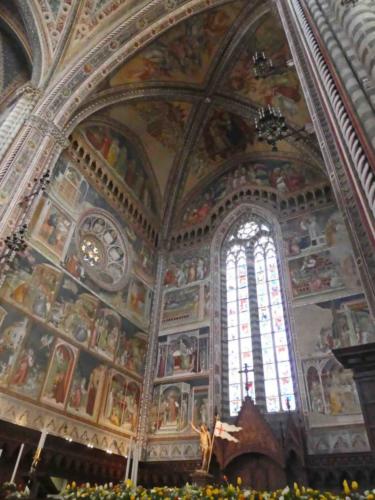 Comparisons are often drawn between this church and Siena's cathedral which is also dedicated to the Assumption of Mary 