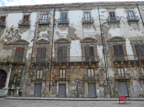 While there's a lot of lavish architecture in Palermo, there's a lot of this too (which we also loved)