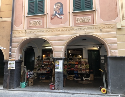 Apparently, the porticoes were built by the Genoese, who took control of the town in 1167.