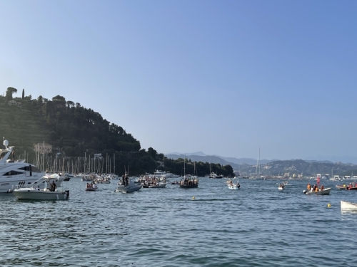 The Palio is a hotly-contested race. All 13 villages around the bay put up a boat, each one hand-made in the tradition of the original timber fishing ‘gozzi’.