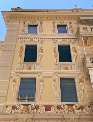 Painting architectural elements onto homes and villas was far less costly than creating or constructing the real thing.