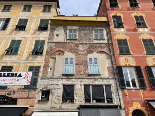 Chiavari is named from the ancient Italian word for 'keys' - likely recognition of its geographic- and commercially-strategic location.